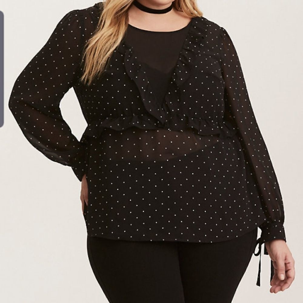 Torrid polkadot print ruffle top size 3